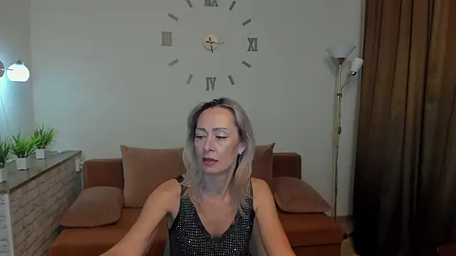 Julia Cherry  online show from 1, 2, 2025