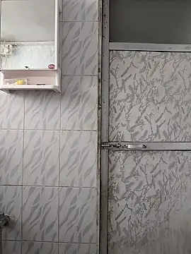 surabhi09 online show from 8, 11, 2025