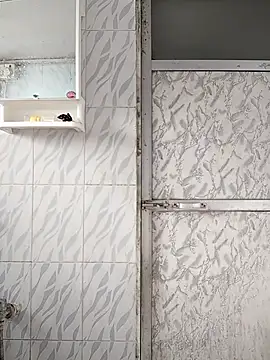 surabhi09 online show from 23, 10, 2025