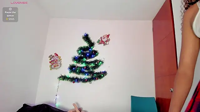 Zoey Donovan online show from 17, 12, 2025