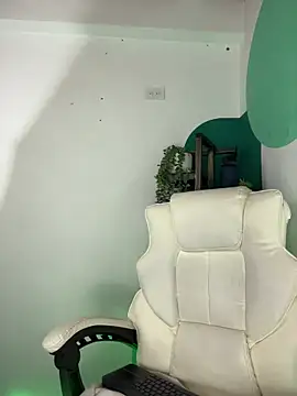 LollaByer online show from 12, 4, 2026