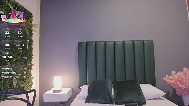 Julia Martinez  online show from 20, 3, 2025