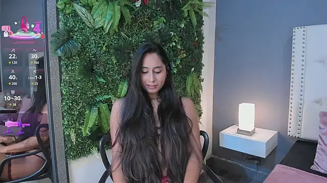 Julia Martinez  online show from 24, 9, 2025