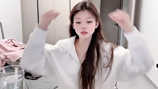 yangyang-1115 online show from 4, 10, 2025