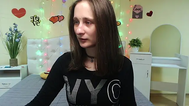 MichelLeee online show from 6, 3, 2025