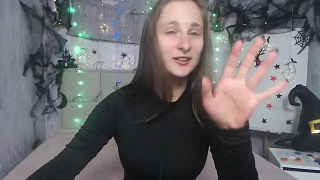 MichelLeee online show from 17, 10, 2025