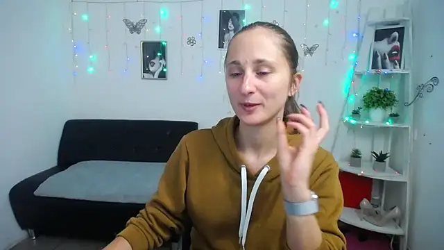 MichelLeee online show from 26, 9, 2025