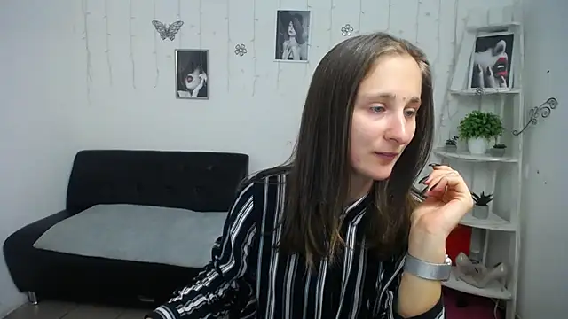 MichelLeee online show from 30, 9, 2025