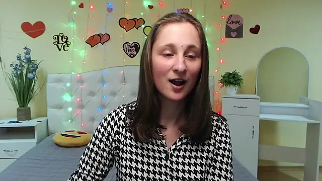 MichelLeee online show from 7, 3, 2025