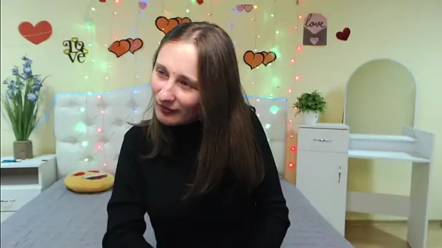 MichelLeee online show from 10, 3, 2025