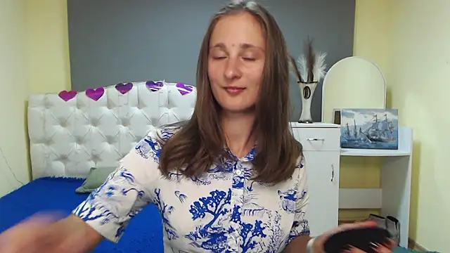 MichelLeee online show from 23, 9, 2025