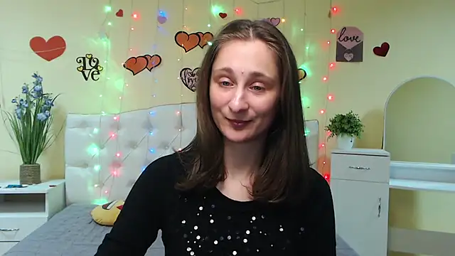 MichelLeee online show from 5, 3, 2025