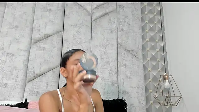 AshleyHill2 online show from 14, 12, 2025