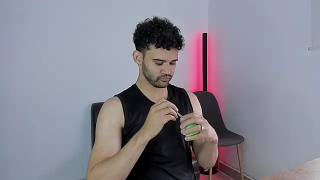 Snapshot of andrewChris_ chatting on 24, 9, 2025 andrewChris online show from 24, 9, 2025