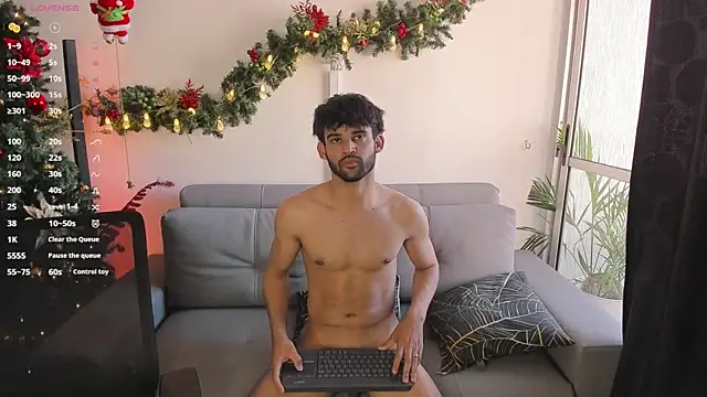 Snapshot of andrewChris_ chatting on 9, 12, 2024 andrewChris online show from 9, 12, 2024