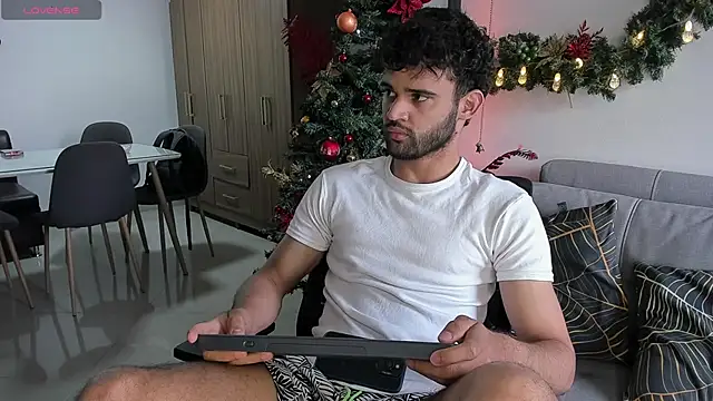 Snapshot of andrewChris_ chatting on 11, 12, 2024 andrewChris online show from 11, 12, 2024