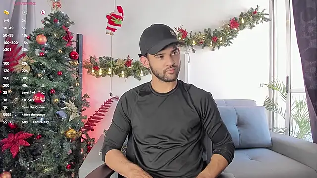 Snapshot of andrewChris_ chatting on 10, 12, 2024 andrewChris online show from 10, 12, 2024