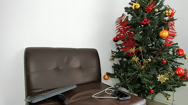 Snapshot of andrewChris_ chatting on 1, 12, 2025 andrewChris online show from 1, 12, 2025