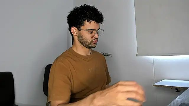 Snapshot of andrewChris_ chatting on 10, 11, 2025 andrewChris online show from 10, 11, 2025