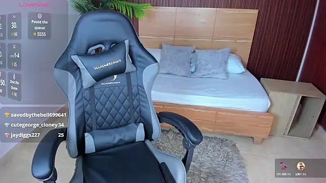 aurora johnson  online show from 18, 3, 2025