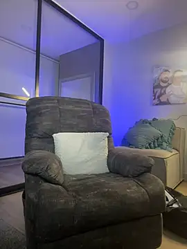 DimitriSullivan  online show from 2, 3, 2025