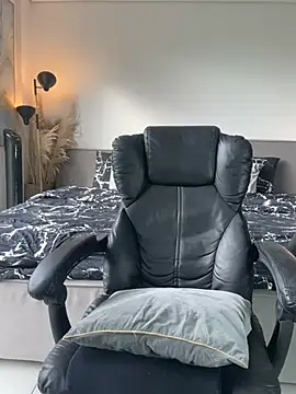 DimitriSullivan  online show from 14, 1, 2026