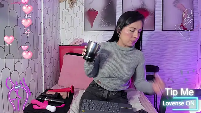 Ella Rousse online show from 7, 3, 2025