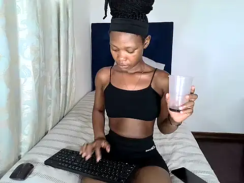 RayaBae online show from 13, 12, 2024