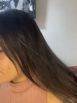 Leyna Kenet online show from 5, 10, 2025