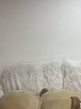 Leyna Kenet online show from 10, 2, 2025