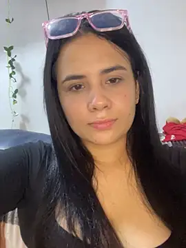 Leyna Kenet online show from 24, 9, 2025