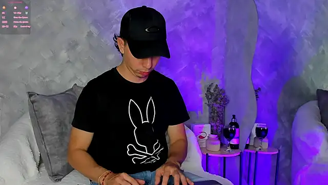 Snapshot of -Bruno-Bs chatting on 21, 10, 2025 -Bruno-Bs online show from 21, 10, 2025