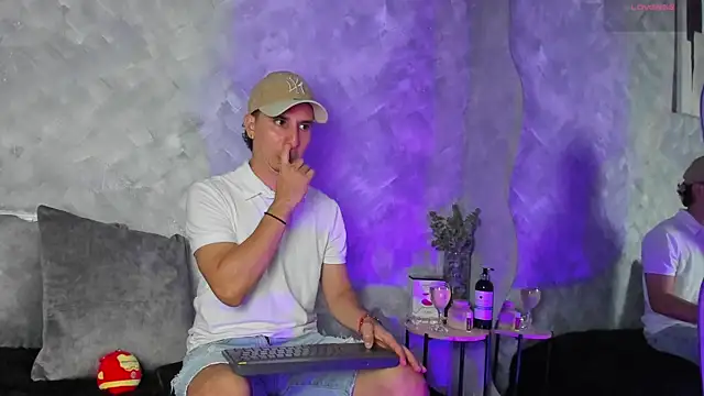 Snapshot of -Bruno-Bs chatting on 23, 9, 2025 -Bruno-Bs online show from 23, 9, 2025