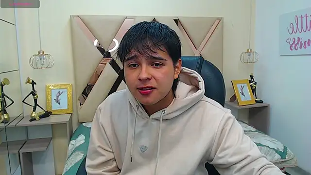 Snapshot of AndrewPherson chatting on 27, 2, 2025 AndrewPherson online show from 27, 2, 2025