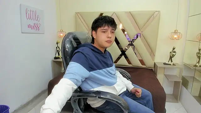 Snapshot of AndrewPherson chatting on 14, 4, 2026 AndrewPherson online show from 14, 4, 2026