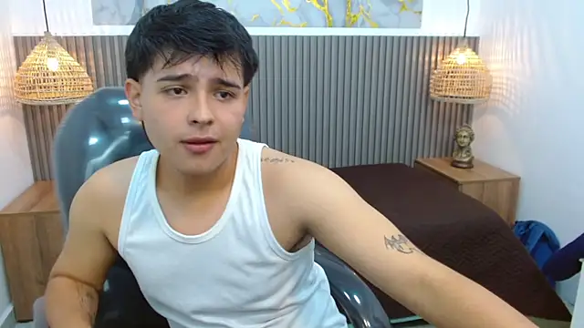 Snapshot of AndrewPherson chatting on 9, 9, 2025 AndrewPherson online show from 9, 9, 2025