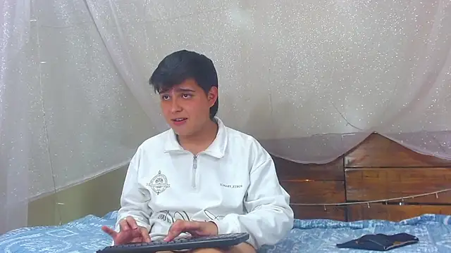 Snapshot of AndrewPherson chatting on 20, 2, 2025 AndrewPherson online show from 20, 2, 2025