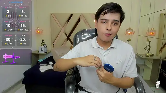 Snapshot of AndrewPherson chatting on 13, 4, 2026 AndrewPherson online show from 13, 4, 2026