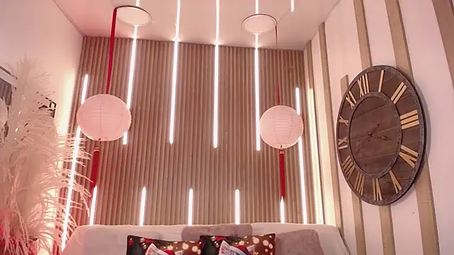 Aniie Doll online show from 20, 12, 2025