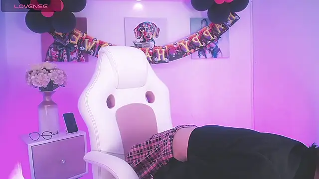 Aniie Doll online show from 13, 10, 2025