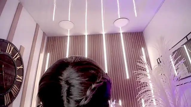 Aniie Doll online show from 8, 11, 2025