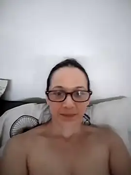 nicolle milf1978 online show from 26, 5, 2026