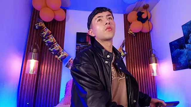 Noah Xitruxx online show from 28, 10, 2025