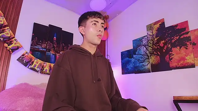 Noah Xitruxx online show from 4, 11, 2025