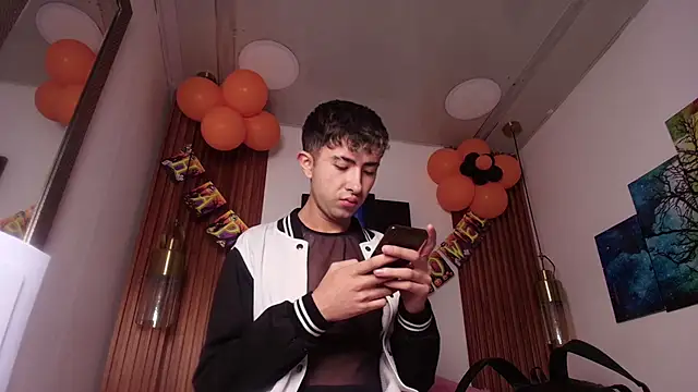 Noah Xitruxx online show from 20, 10, 2025