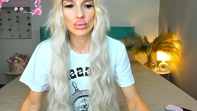 Lana kitty   online show from 10, 9, 2025