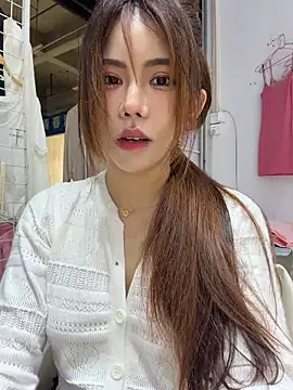 Selenaaaaa- online show from 10, 4, 2026