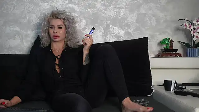 SquirtyFit Devil online show from 20, 11, 2025