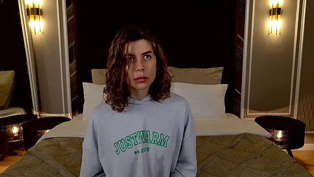 VikkiStorm online show from 20, 3, 2025