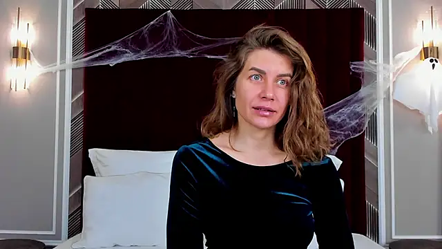 VikkiStorm online show from 26, 10, 2025